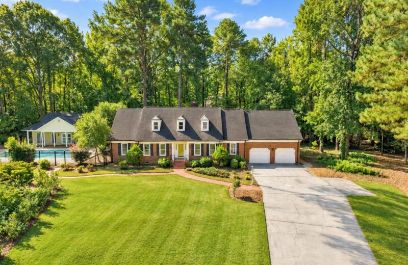 115 Meadowglades Ln